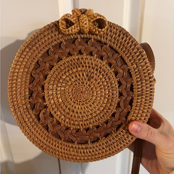 Handbags - Woven Round Straw Crossbody Bag - Brown